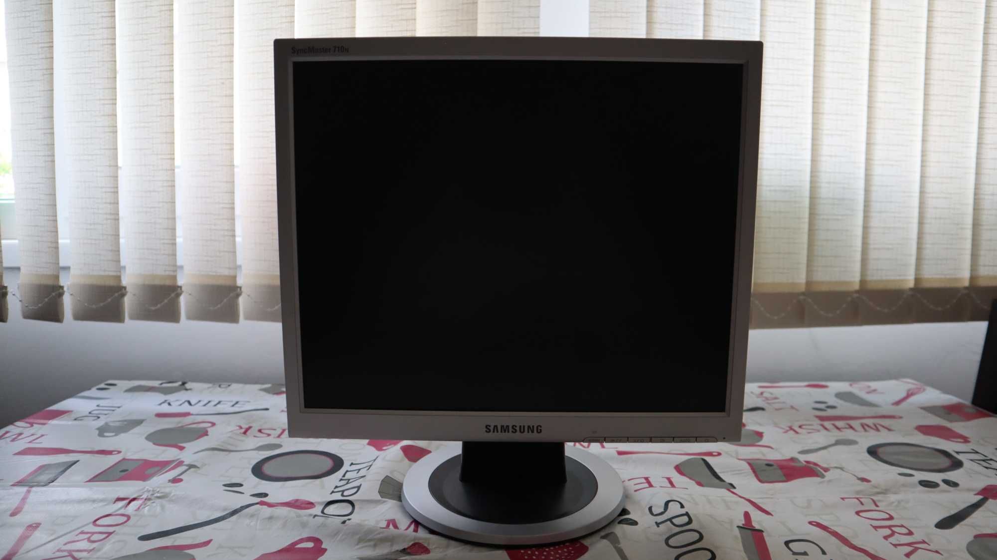Монитор Samsung 710N 17 инча