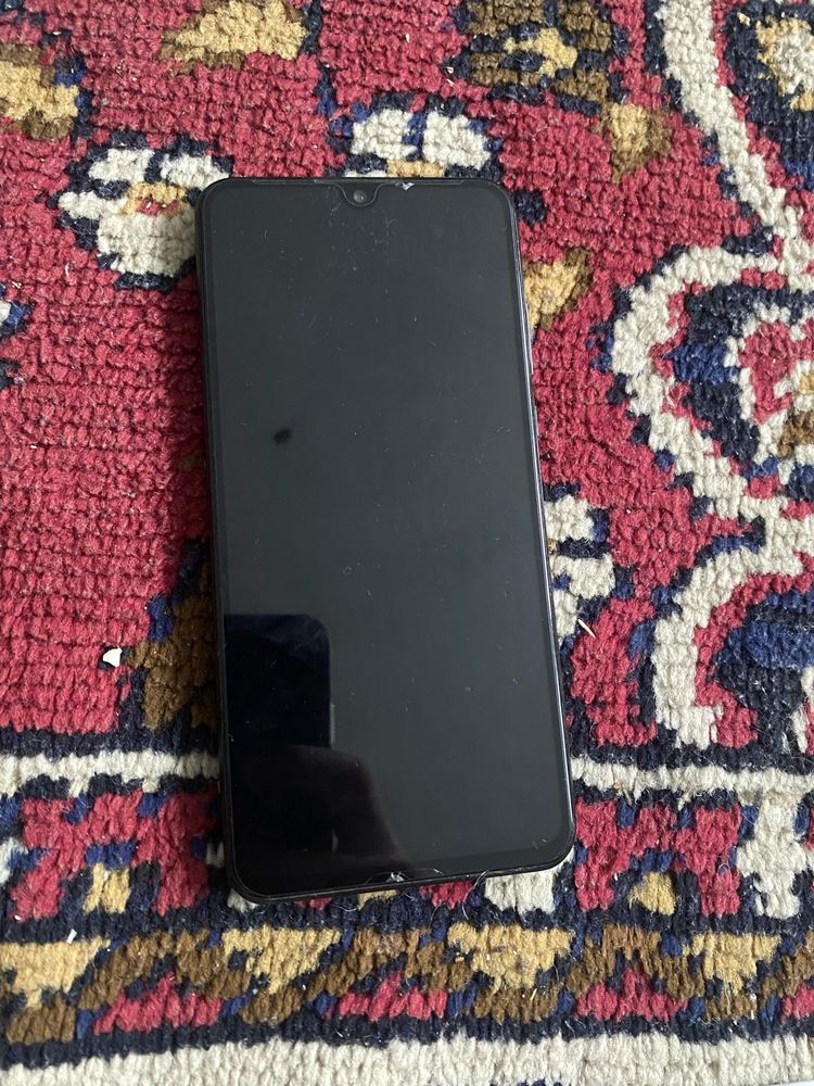 Продам смартфон Huawei p30 lite