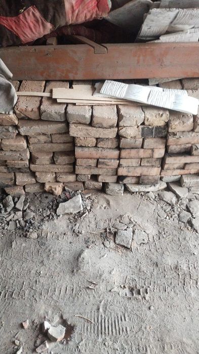 Красный кирпич новый