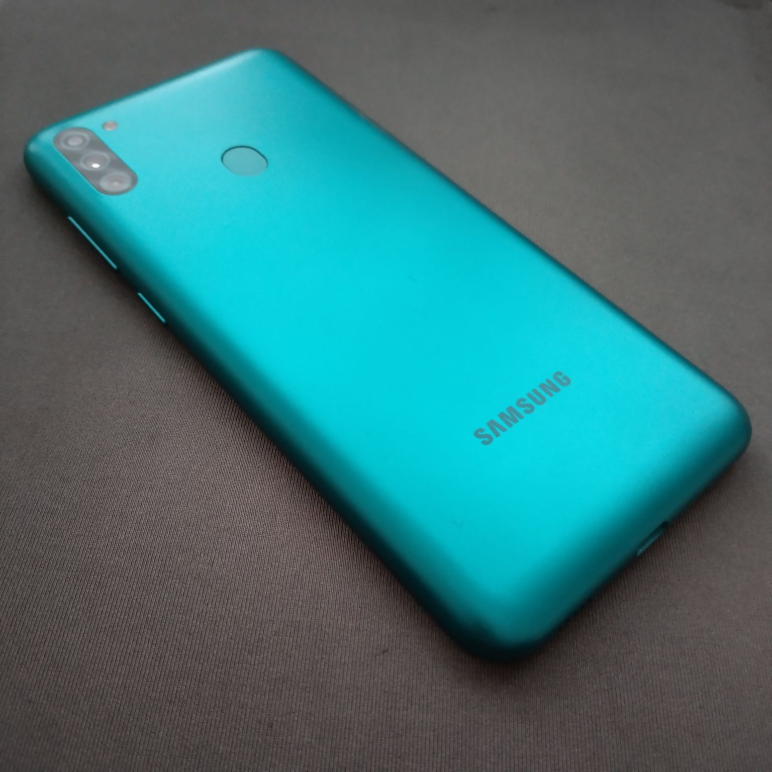 Телефон Samsung galaxy M11 4G