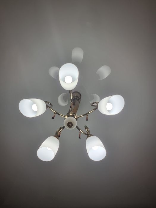 Срочно!!! Срочно!!! Продам люстру 5 рожковую