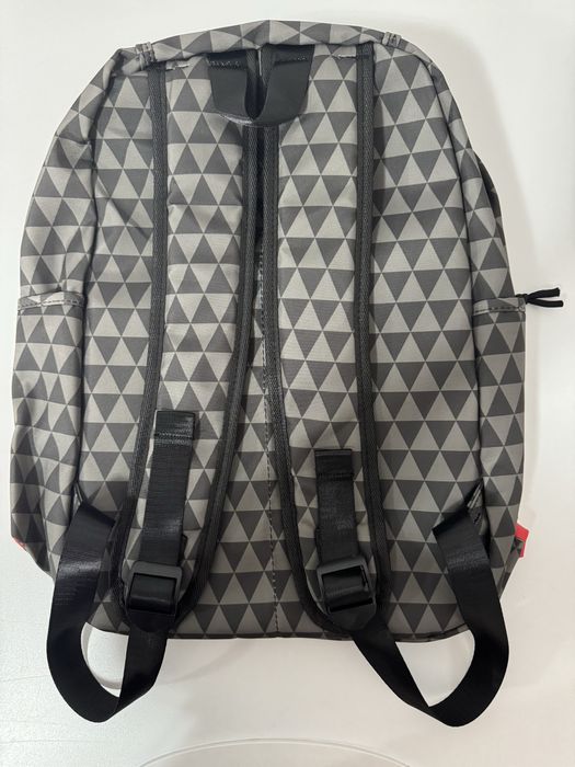 Rucsac modern cu imprimeu shark, design urban