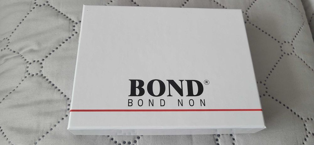 Мъжки портфейл от естествена кожа Бонд.