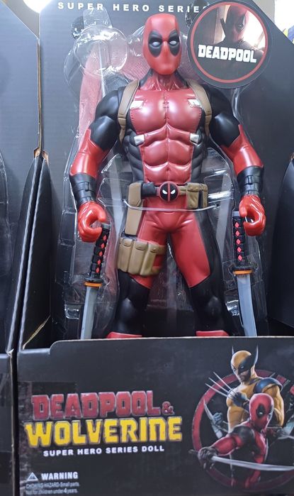Фигура на Venom и Deadpool 35св