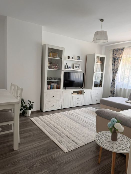 Apartament cu 2 camere de închiriat