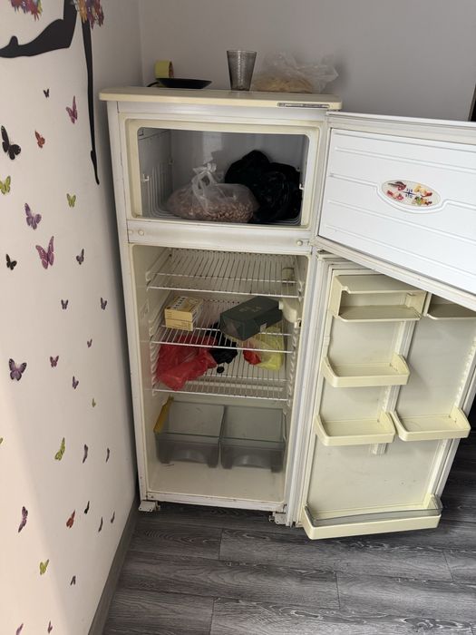 Xaladelnik sotiladi. Xolati o’rta xolatda.