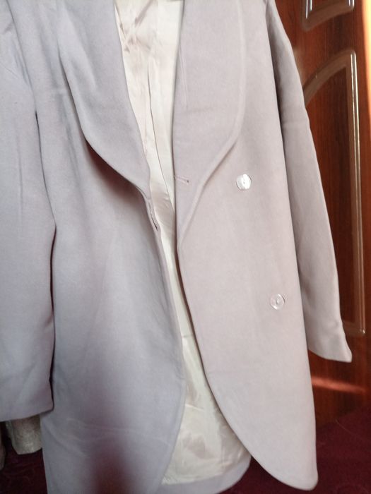 Пальто женские 48 р