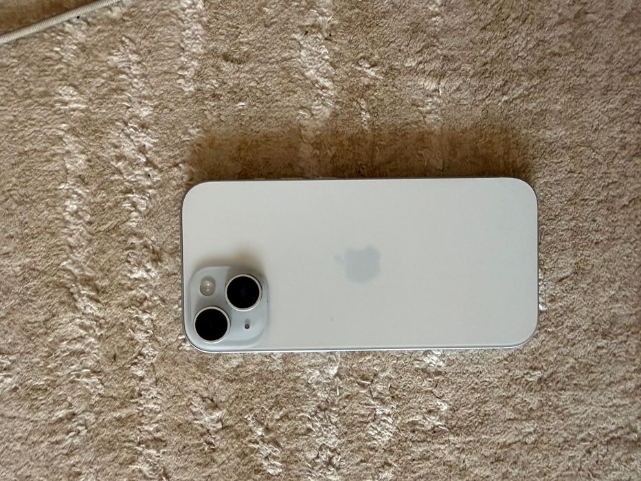IPhone 15 продается