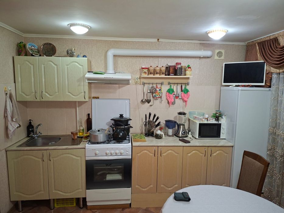 Кухня ( кухонные шкафы)