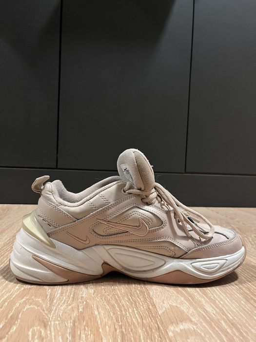 кроссовки Nike женские