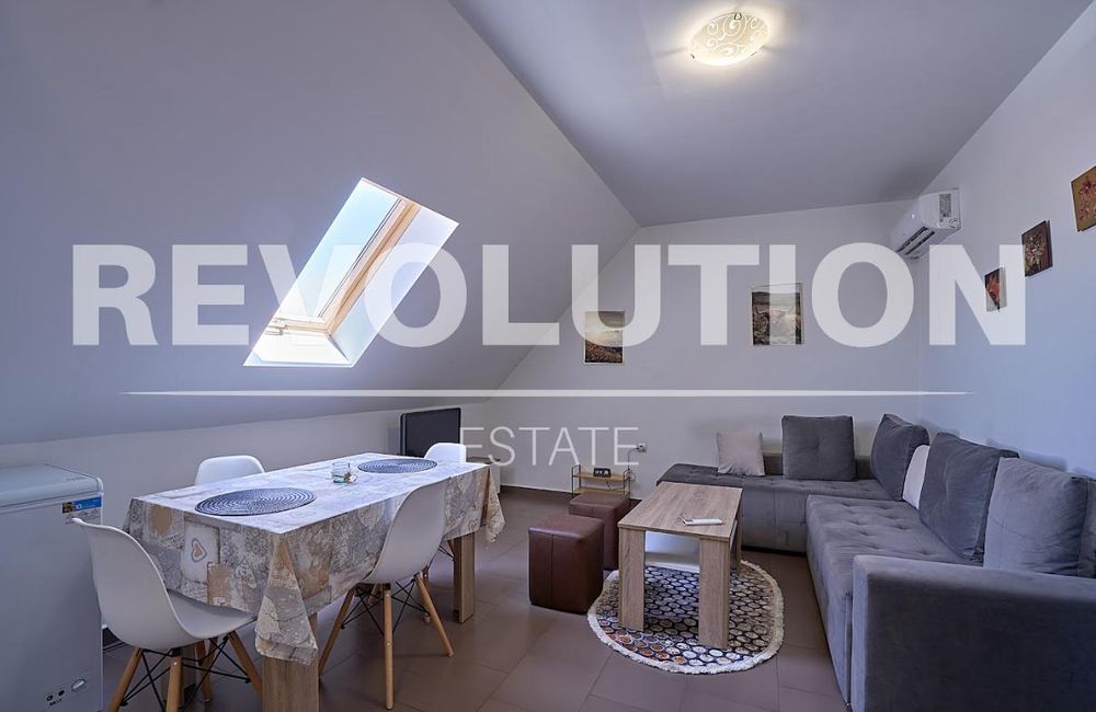 Дава се под наем Двустаен апартамент в Пловдив, Център - 68 кв.м за 500 € - Снимка #2