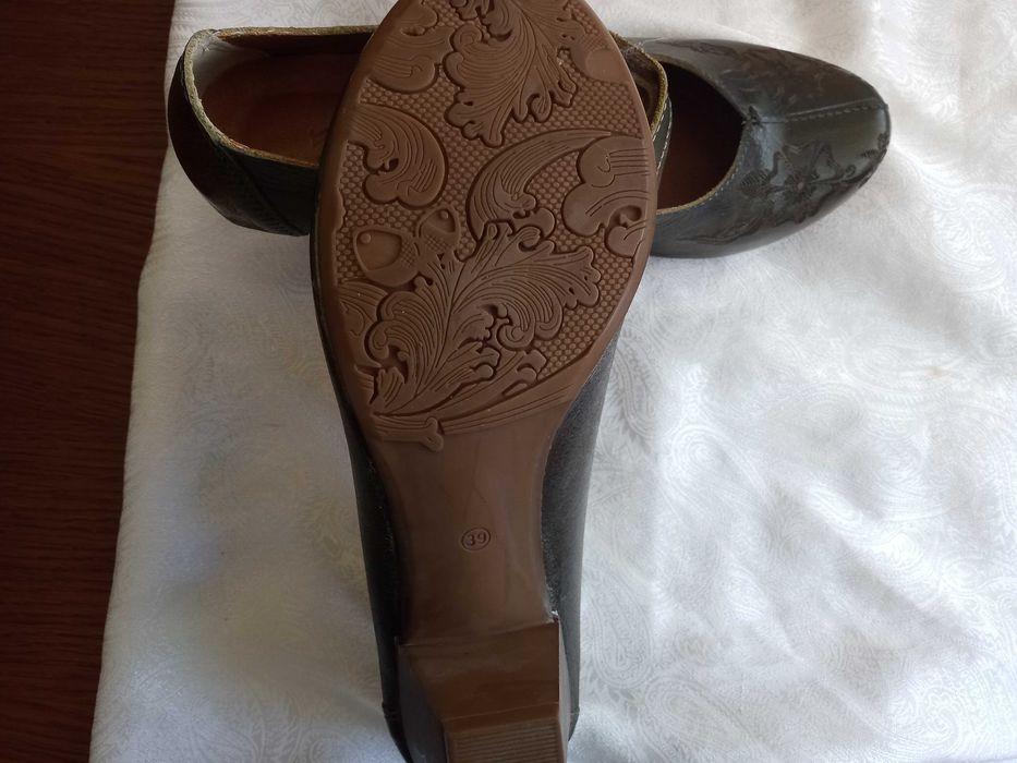 Дамски обувки 39
