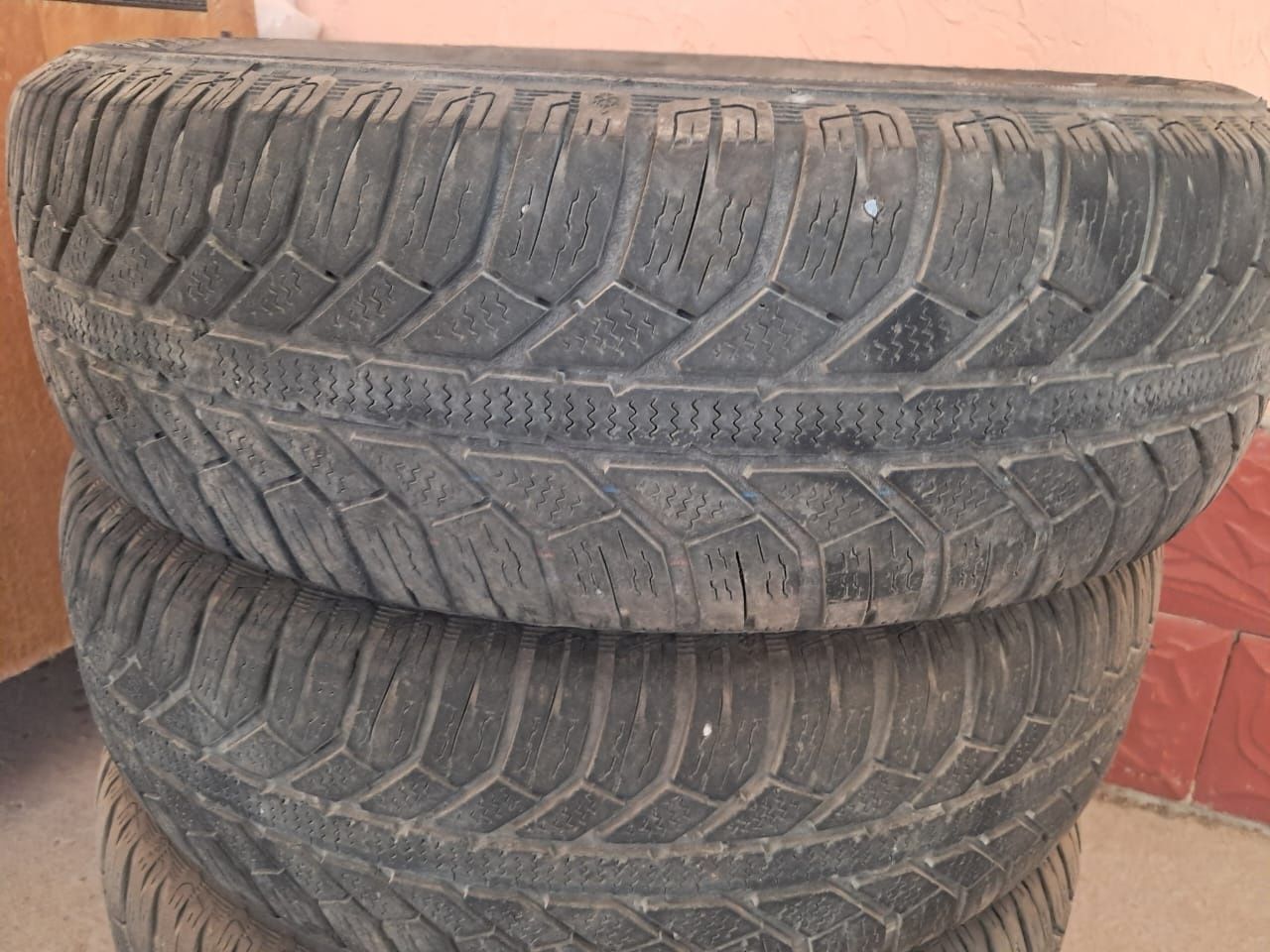 Шины зимние 175/70 R14