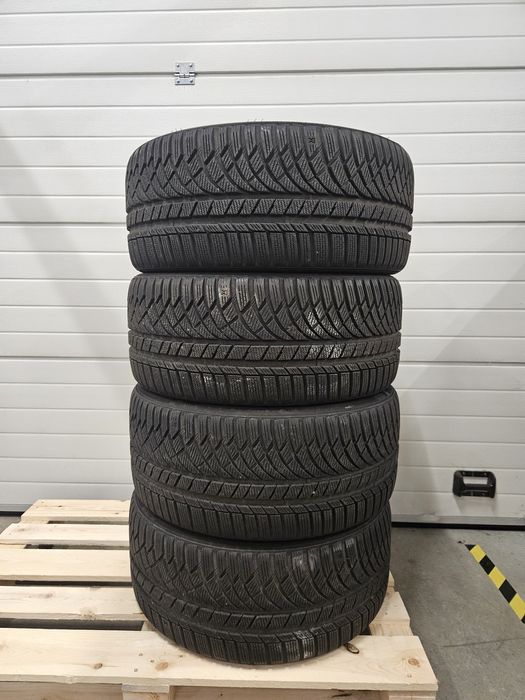 cauciucuri iarna Kumho  Wintercraft  275/35 R20  si 265/35 R20