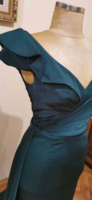 Официална рокля,, Tiffanys"размер XS със шлейф Нова