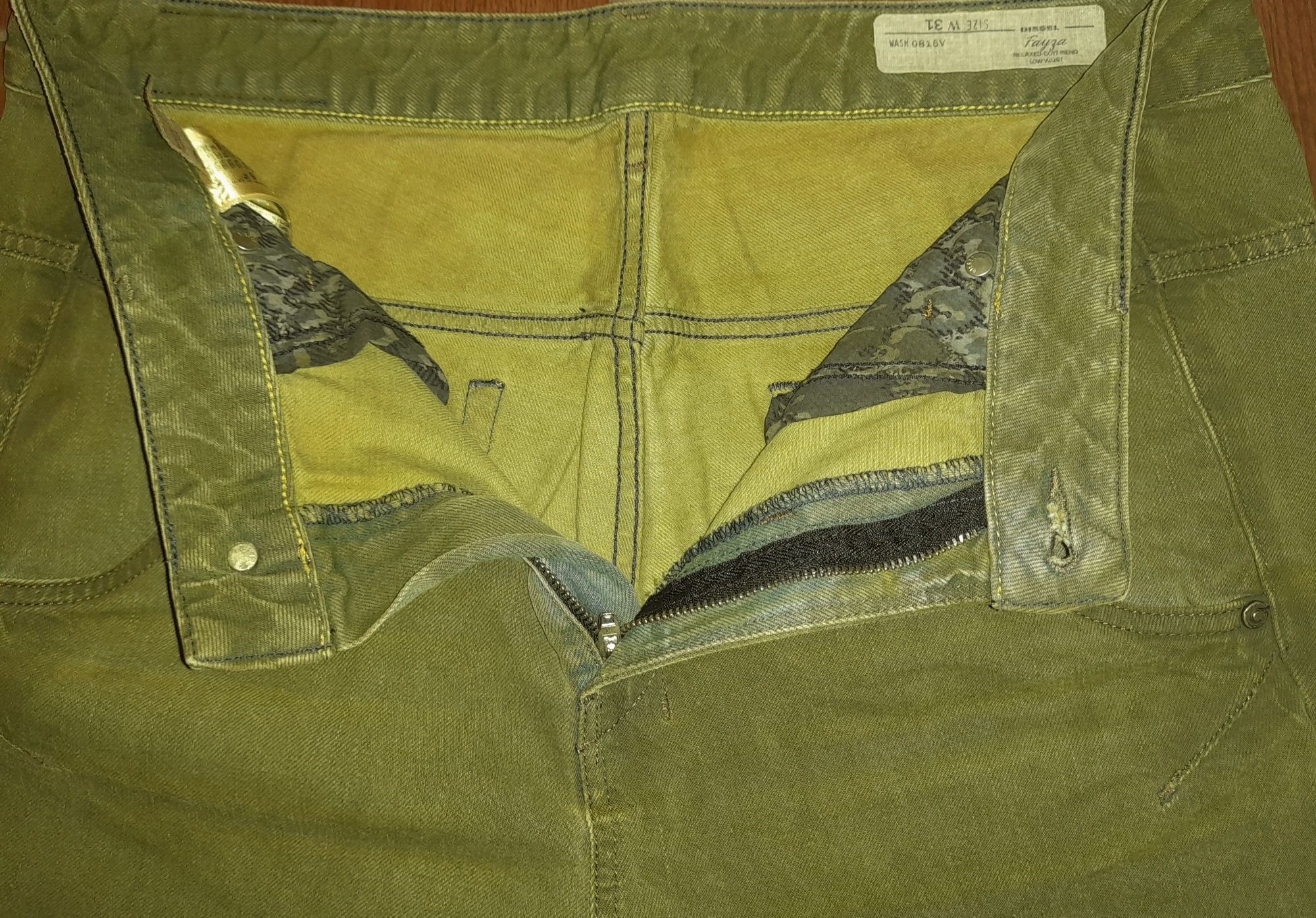 Pantaloni de blugi marca "DIESEL" verde -pai ,slim fit,nr 31