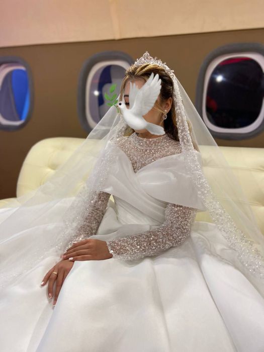 Свадебное платье + съёмный верх + фата/корона/серёжки — 300 $ (торг)