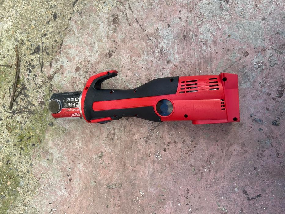 Presa sertizat Milwaukee M18 BLHPT 2024
