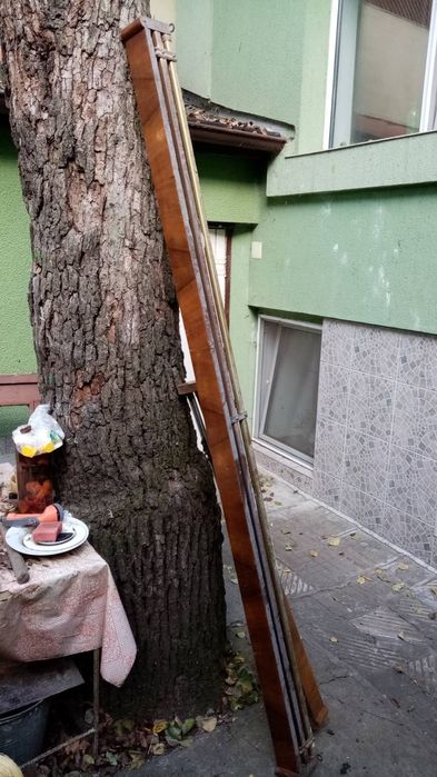 Стари дву релсови курнизи