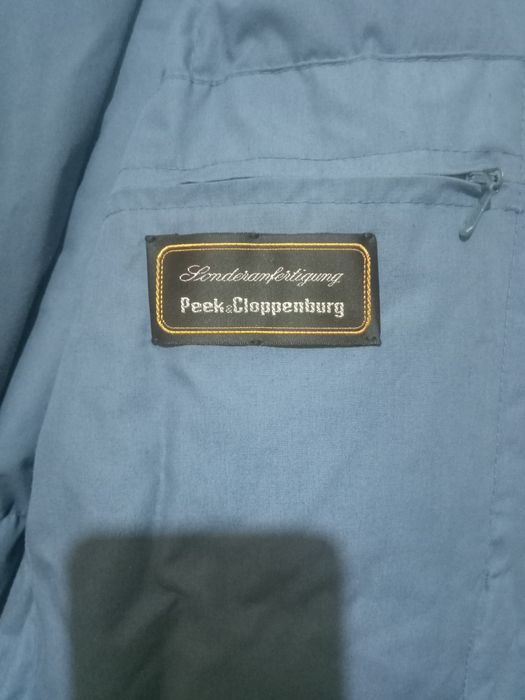 Продам, верхнюю одежду.