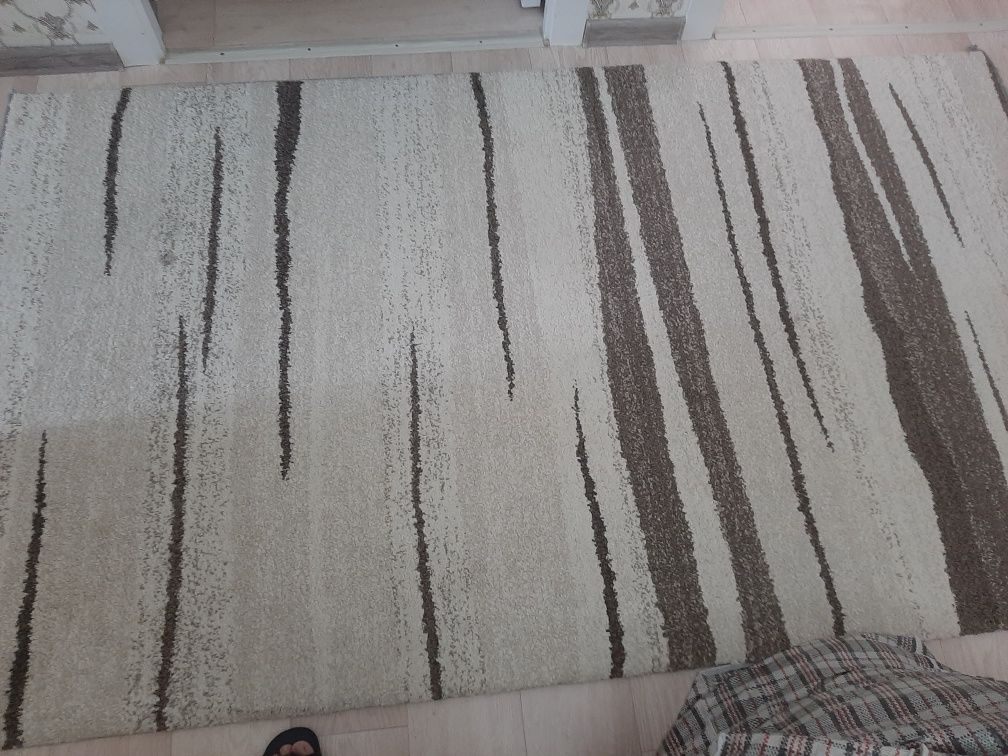 Продам ковёр в отличном состояние.