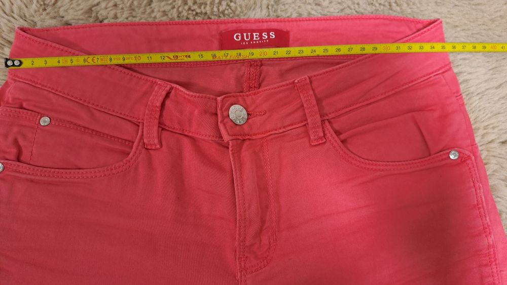 Pantaloni GUESS marimea 27