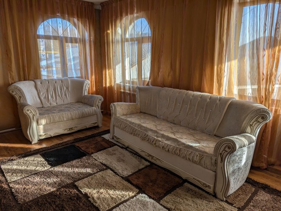 Комплект из 2-х диванов в отличном состоянии