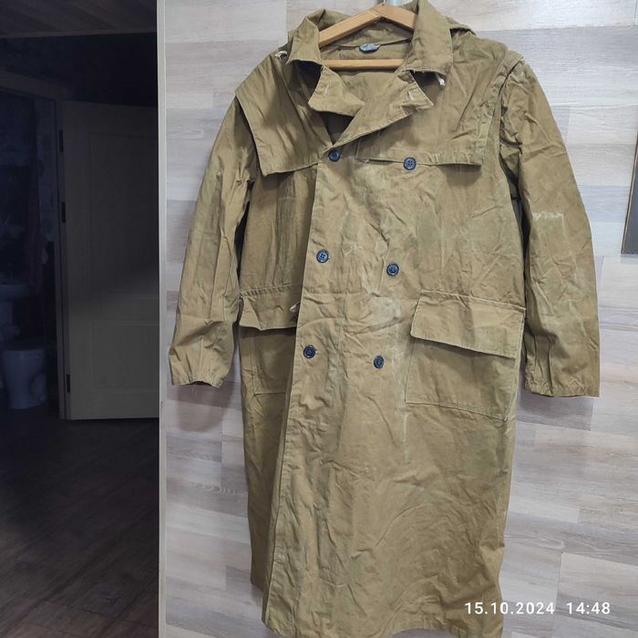 Продается камуфлированный костюм и брезентовый плащ для охотников