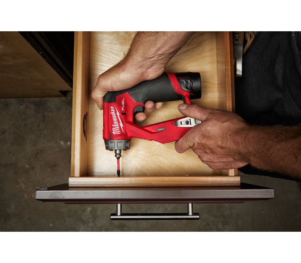 Шуруповёрт Milwaukee M12 FDDXKIT-202X FUEL