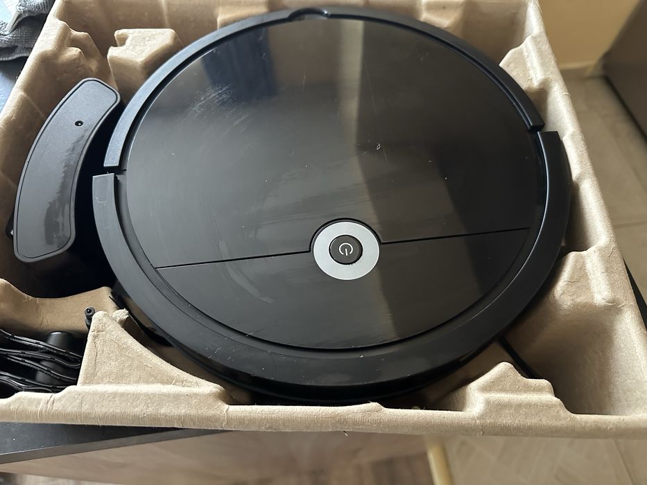 Робот прахосмукачка Cleanova W6