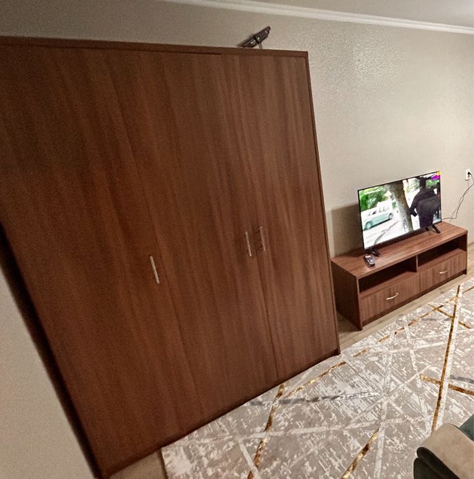 Шкаф и тумба под тв в отличном состоянии