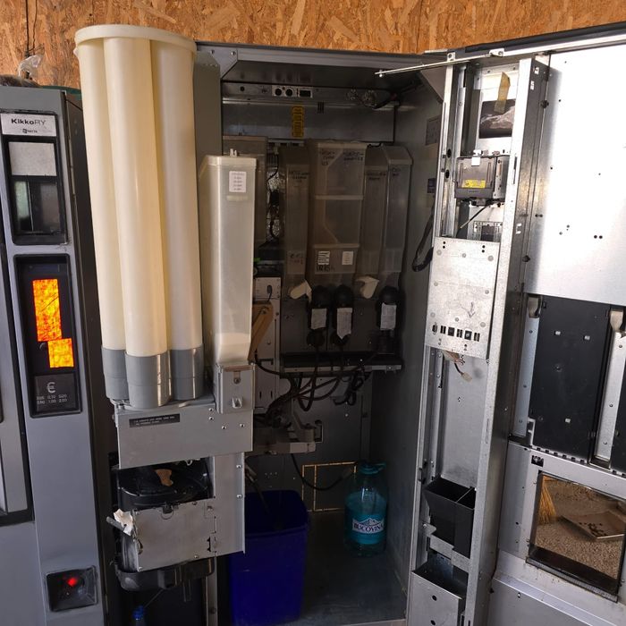 Vând automat cafea Astro