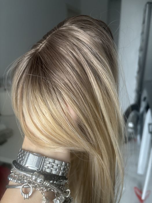 Vand peruca sintetica