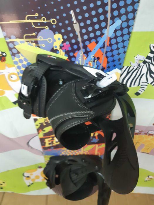 Placa snowboard 115 cm ca noua cu legaturi Head noi