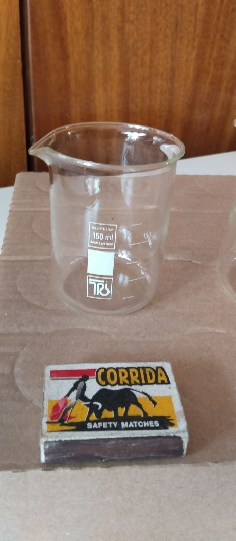 4 различни по грамаж стъклени колбички 150,250,300,400ml