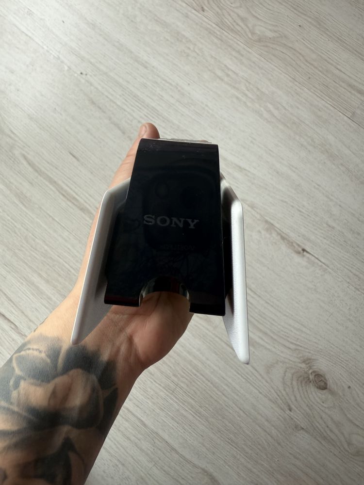 Докинг станция PlayStation 5 DualSense за зареждане