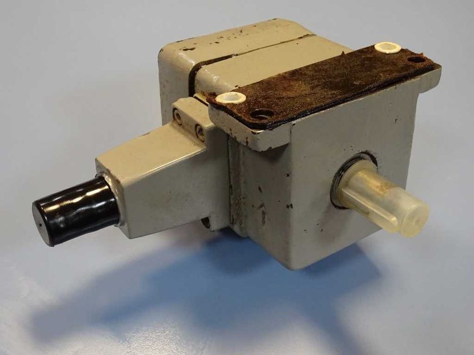 Хидравлична помпа WADOWICE PV6V3-30/24R8MC25A1 Hydraulic pump