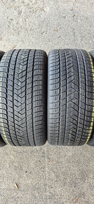 4 anvelope iarna Pirelli 295/35/21.Pretul este pe bucata.