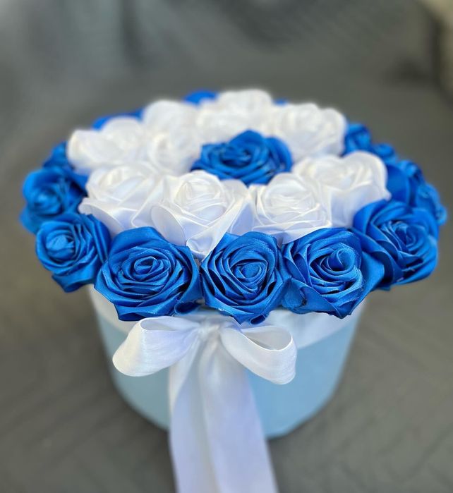 Подаръчни кутии за всякакъв повод със сатенени рози!