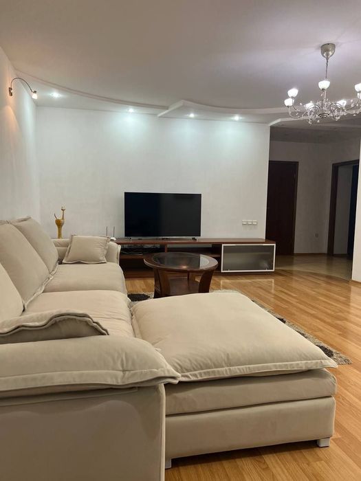 Аренда квартиры в самом центре на Ц-1 Бибигон 4/2/4 евро