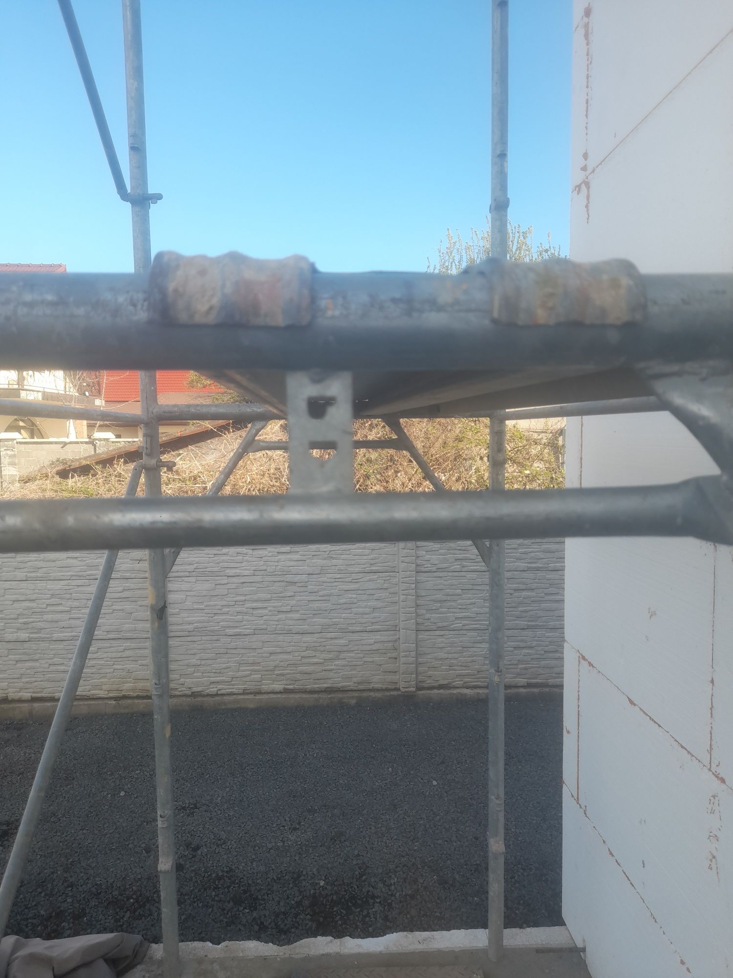 Vând  schelă metalică galvanizata