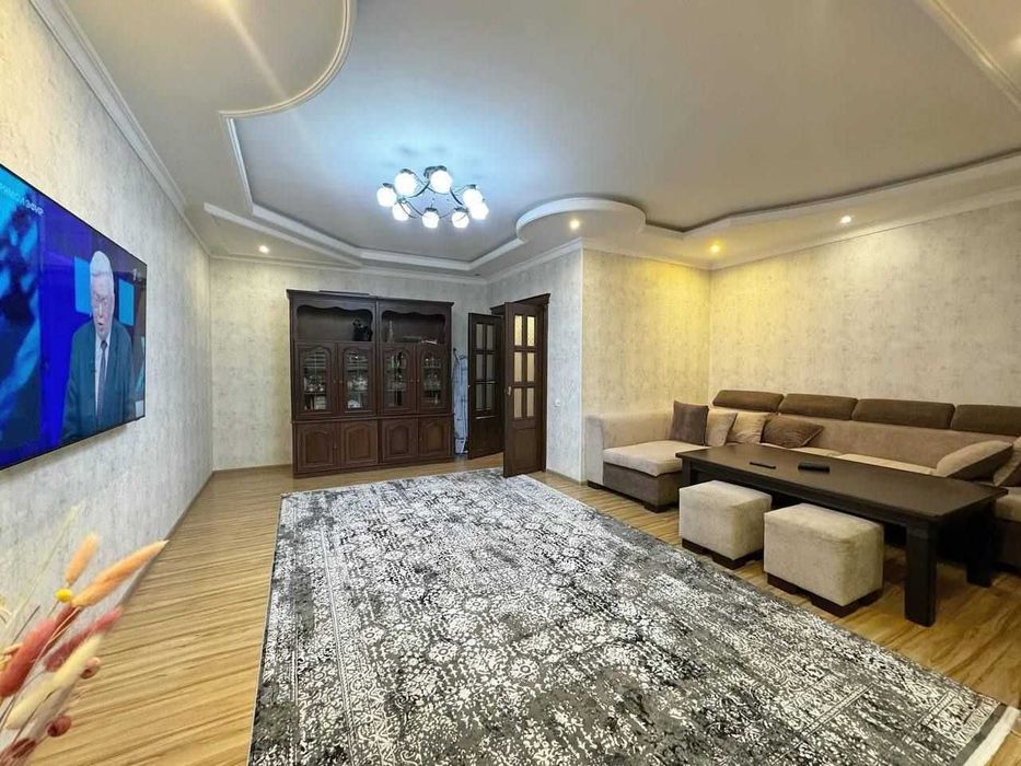 Ул Амира Темура, продаётся 3/2/4 кирпичная 77серия мебел+тех