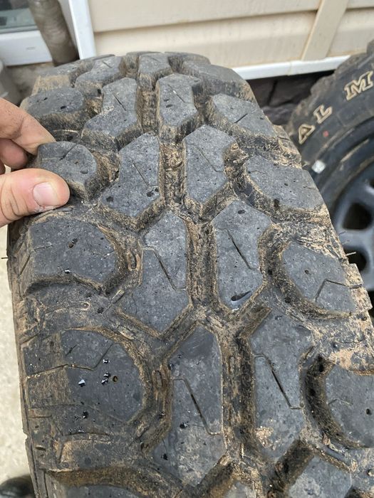 Гуми с джанти 205.80-16