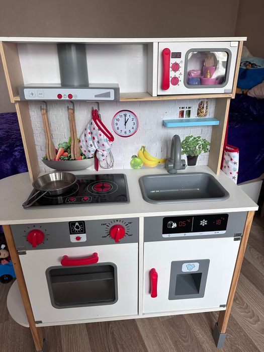Детска дървена кухня