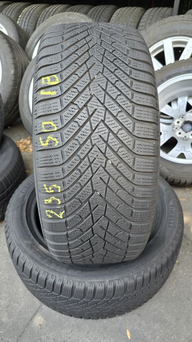 2 anvelope iarnă Pirelli 235/50/18 dot 2023