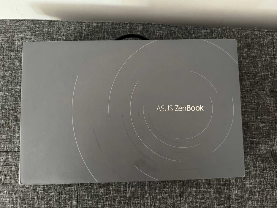Laptop Asus Zenbook 13 UX325E , 512 GB SSD , I5-1135G7