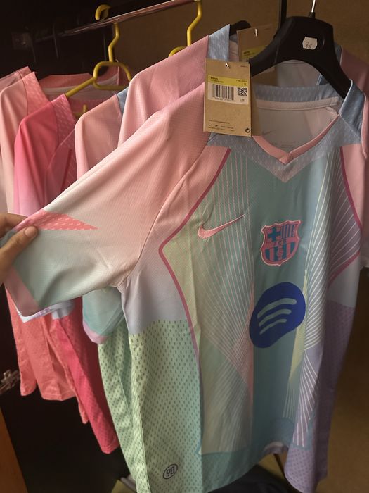tricouri barcelona editie limitata