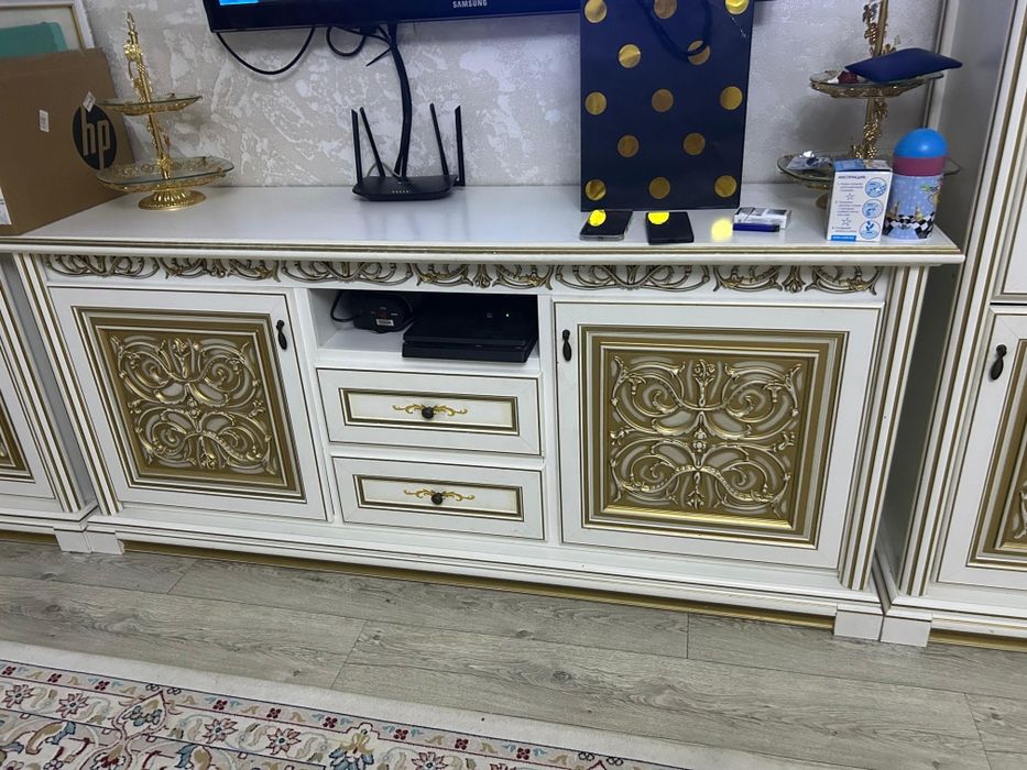 Гостинная , сервант