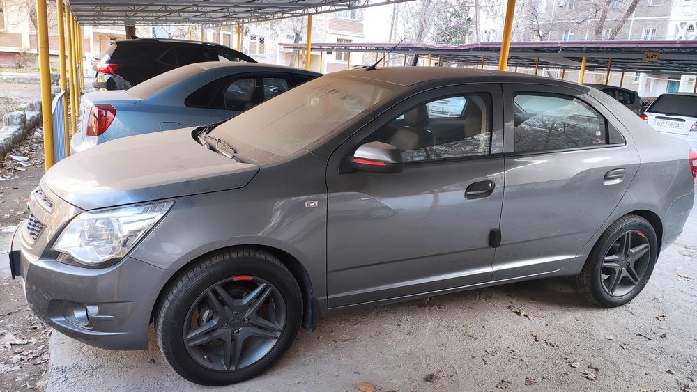 Продаются Диски с резиной 17"215/55 Bridgestone в отличном состоянии .