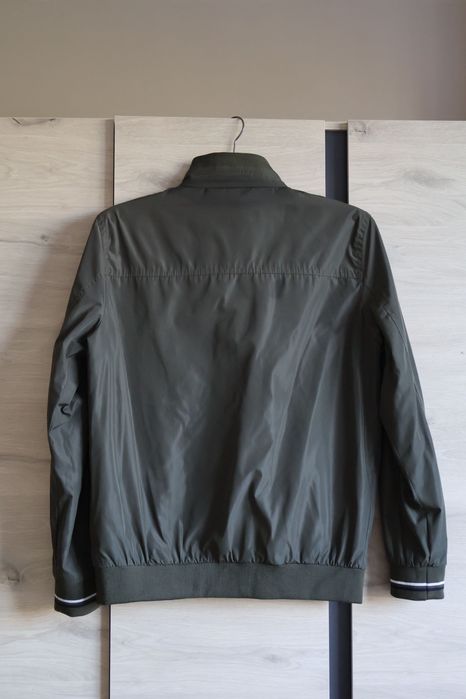 Различни мъжки якета размер L